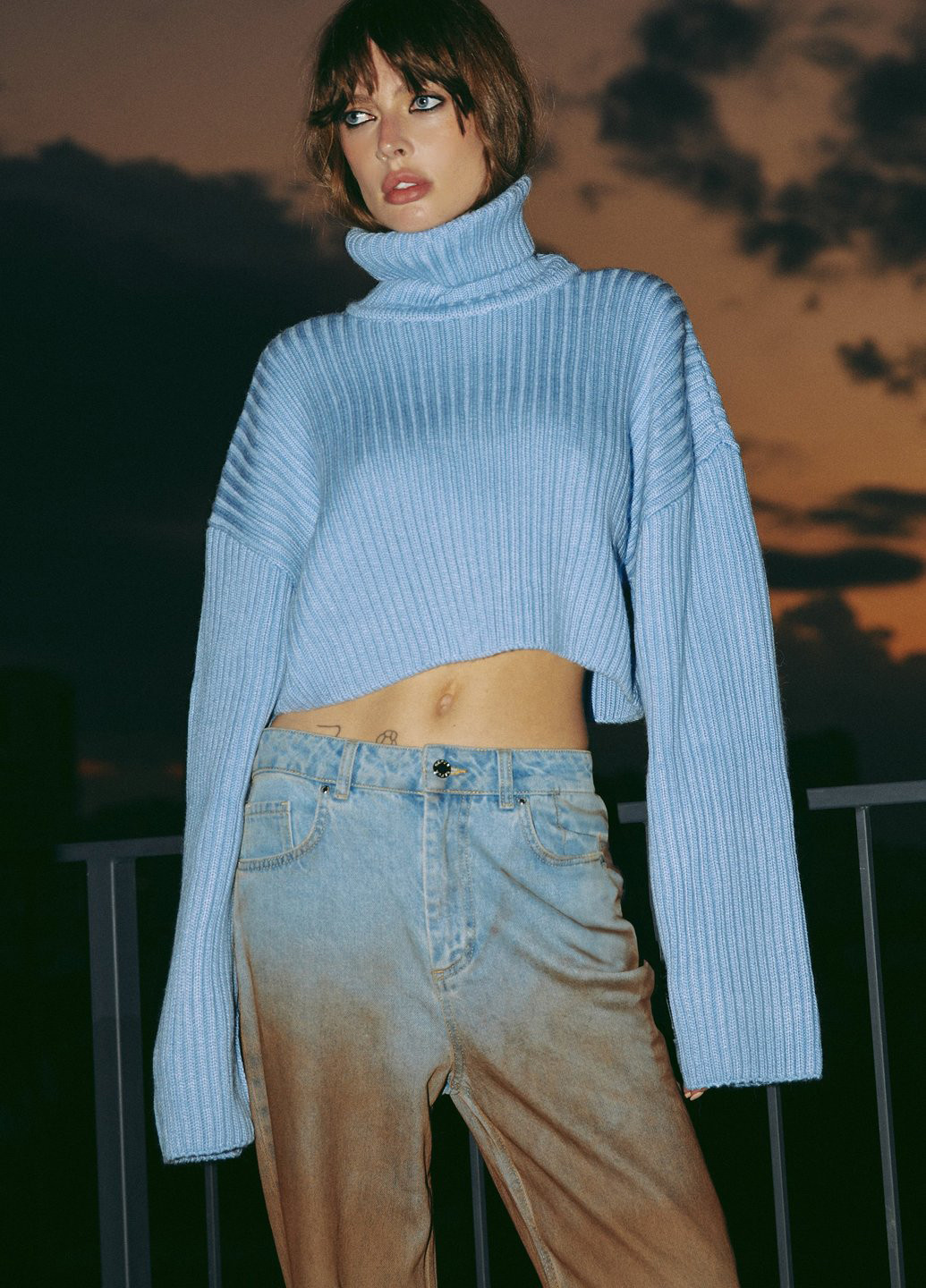 Блакитний демісезонний светр Gepur