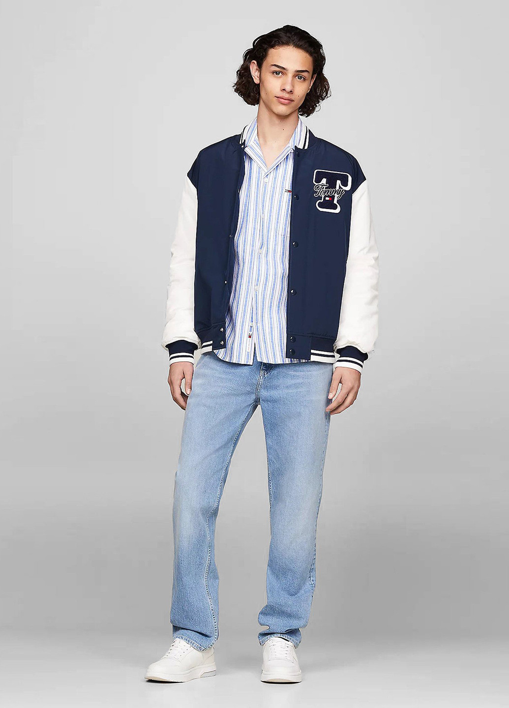 Голубые демисезонные зауженные джинсы Tommy Jeans