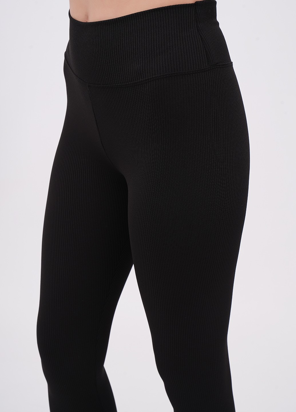 Черные демисезонные леггинсы EQUILIBRI