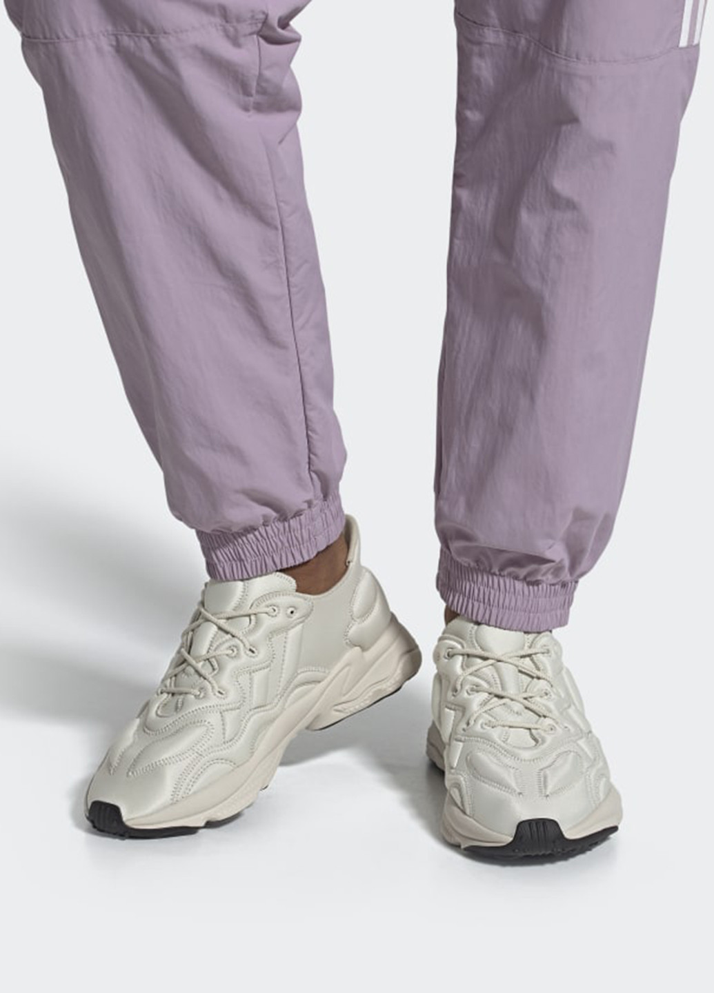 Светло-бежевые демисезонные кроссовки adidas