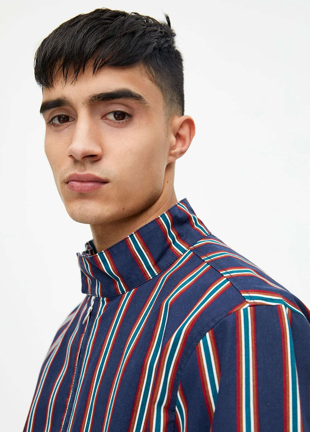 Темно-синя демісезонна вітровка Pull & Bear