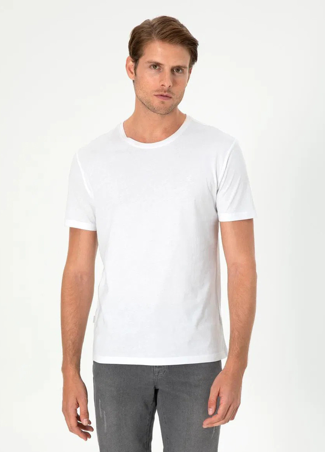 Біла футболка Pierre Cardin