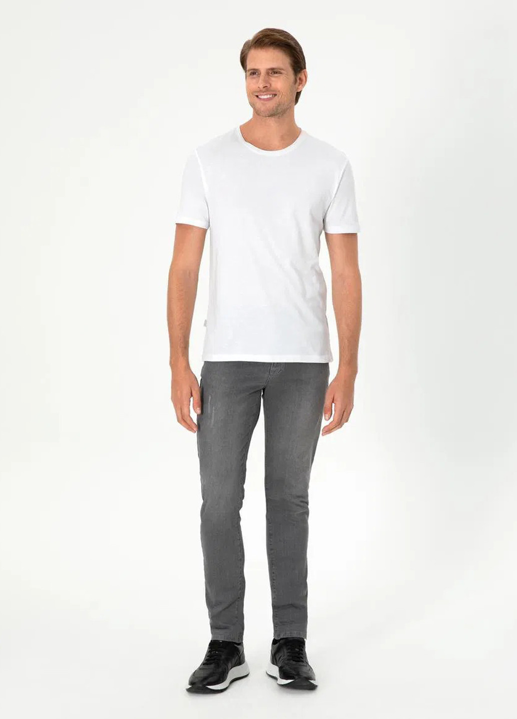 Біла футболка Pierre Cardin