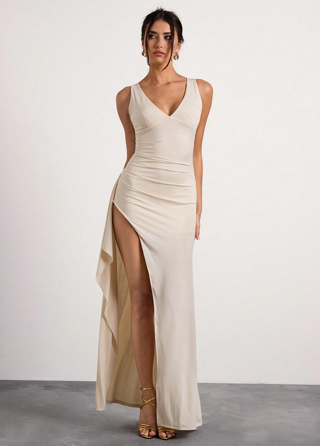 Бежевое коктейльное, кэжуал платье SHEIN однотонное