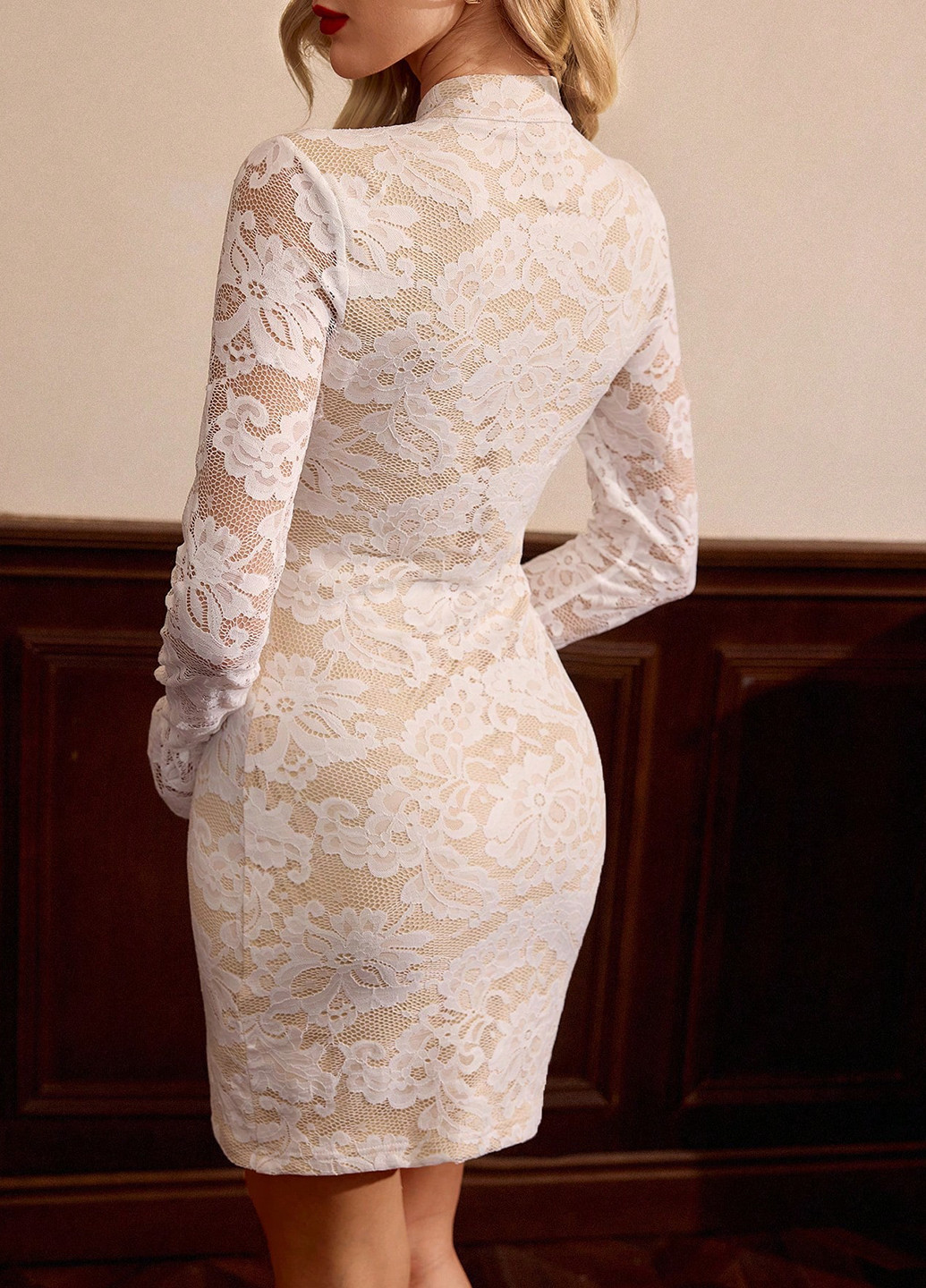 Молочное коктейльное платье футляр SHEIN однотонное