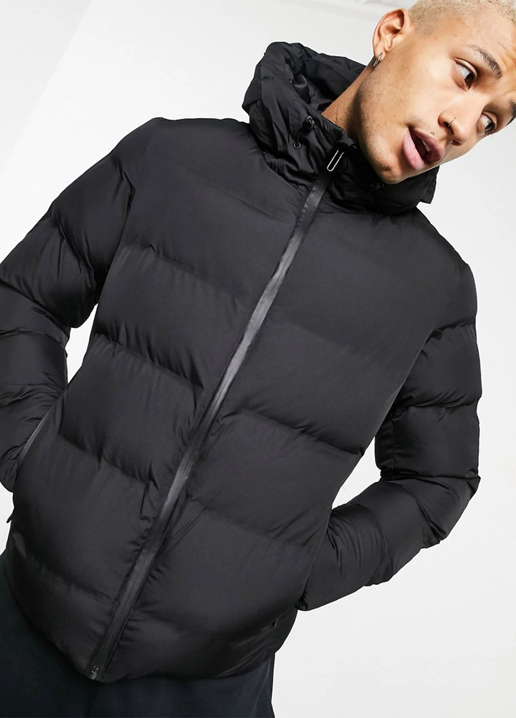 Черная зимняя куртка Celio