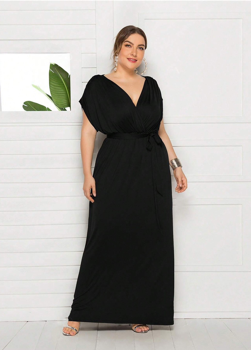 Чорна кежуал сукня на запах SHEIN однотонна