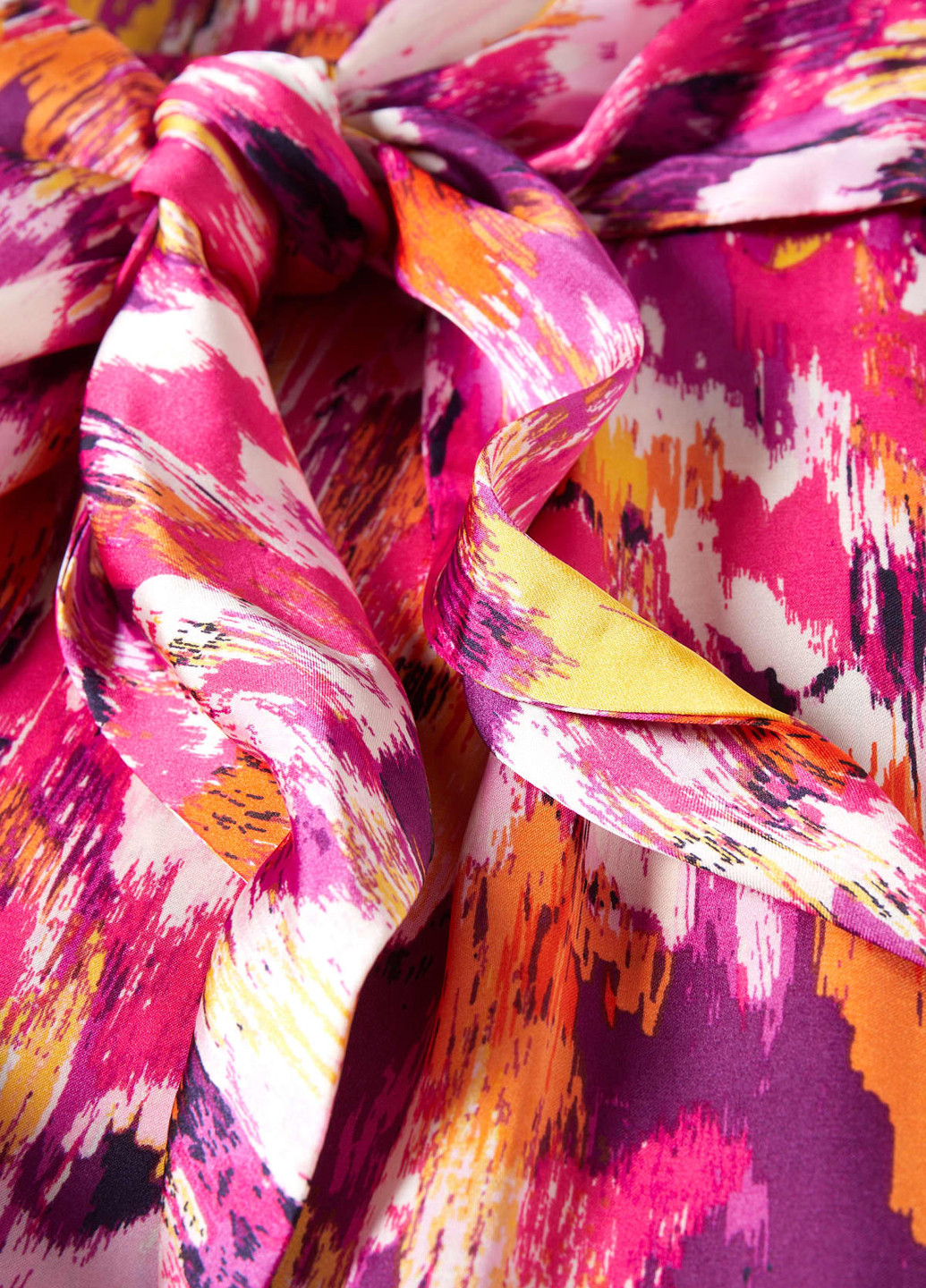 Розовое кэжуал платье на запах C&A с абстрактным узором