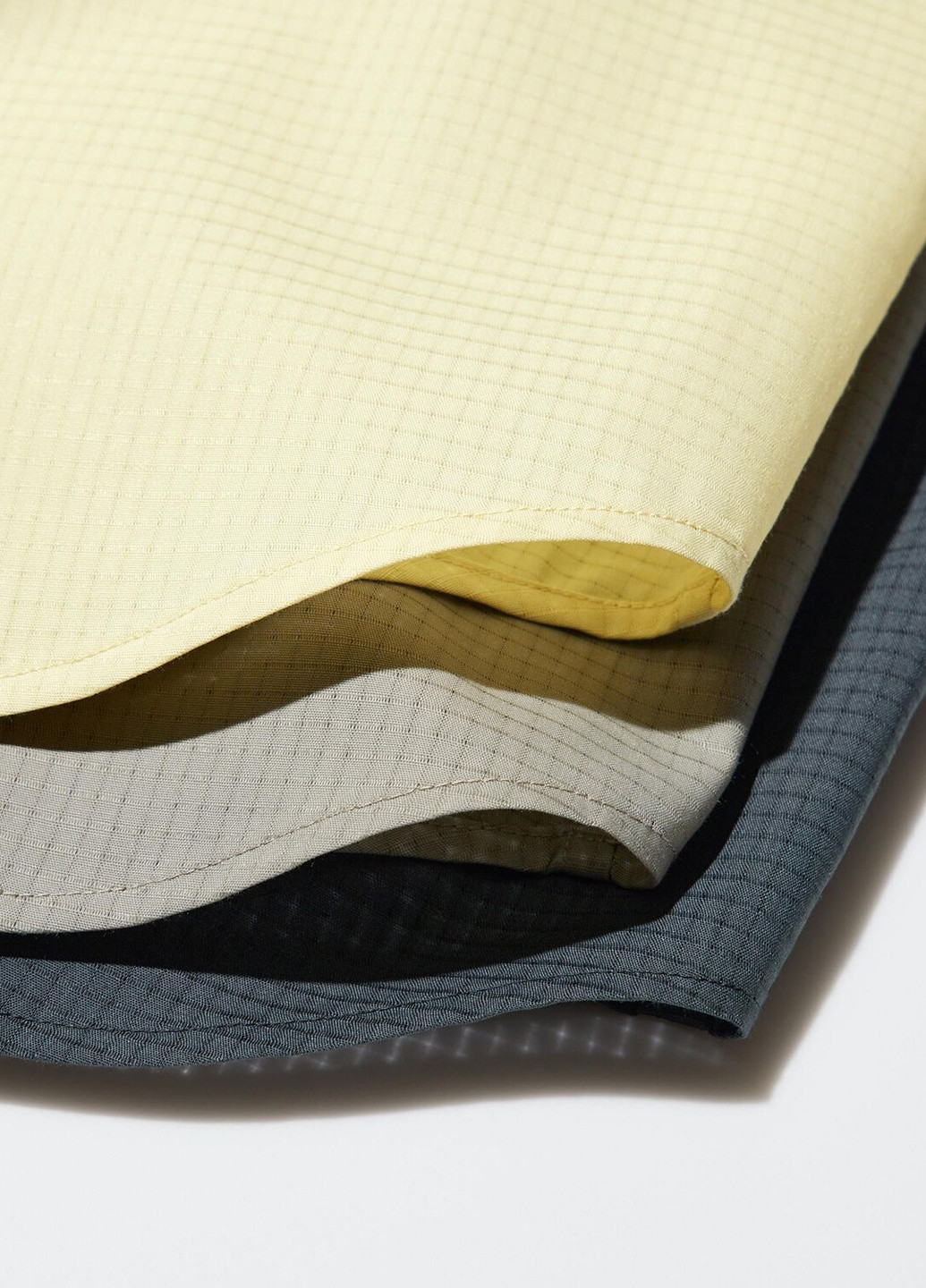 Светло-желтая кэжуал рубашка однотонная Uniqlo