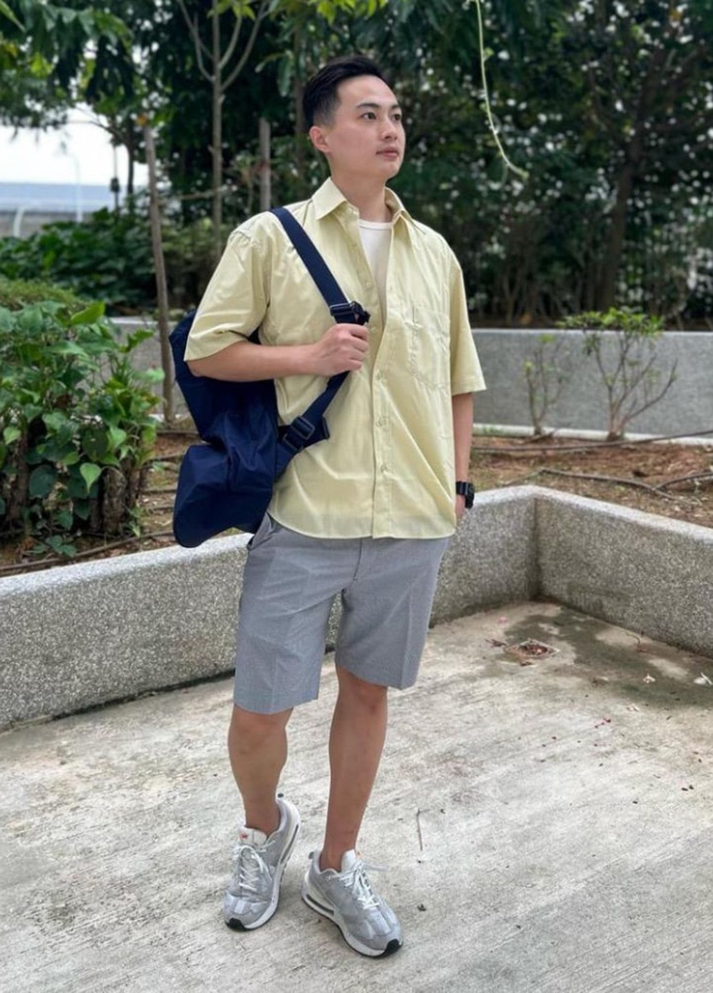 Светло-желтая кэжуал рубашка однотонная Uniqlo