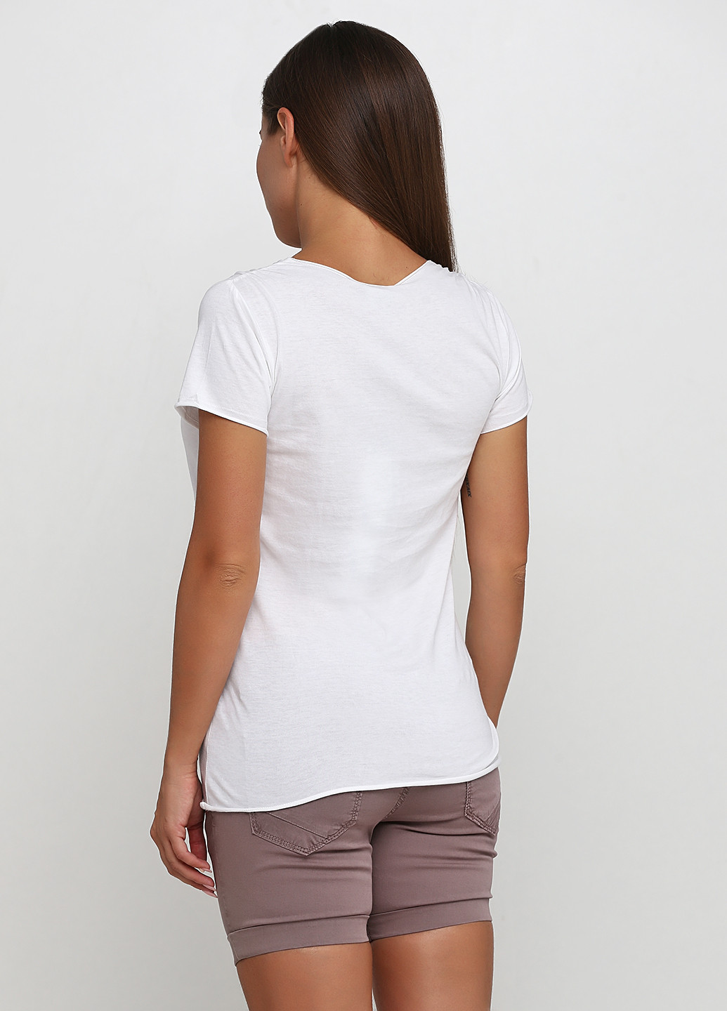 Белая летняя футболка Emporio Armani