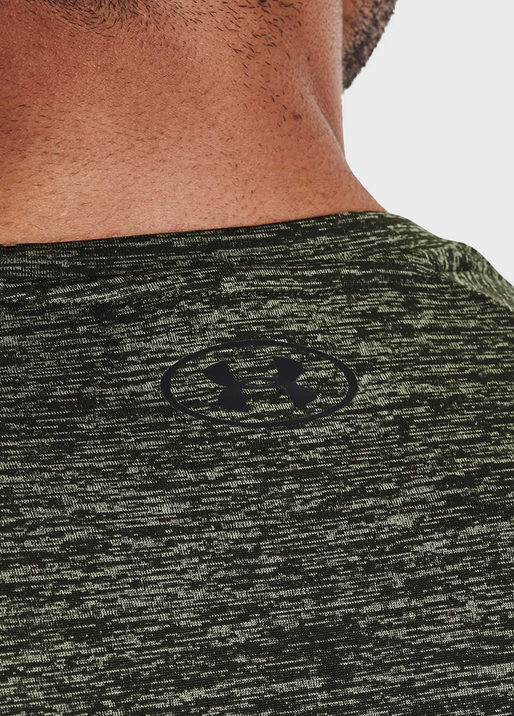 Оливкова футболка Under Armour