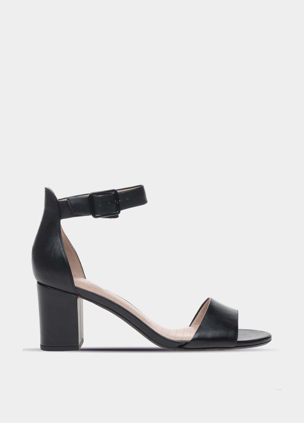 Черные босоножки Clarks с ремешком