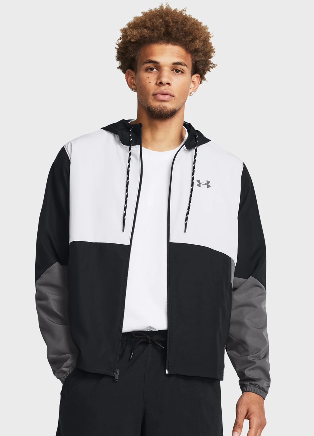 Черная демисезонная ветровка Under Armour