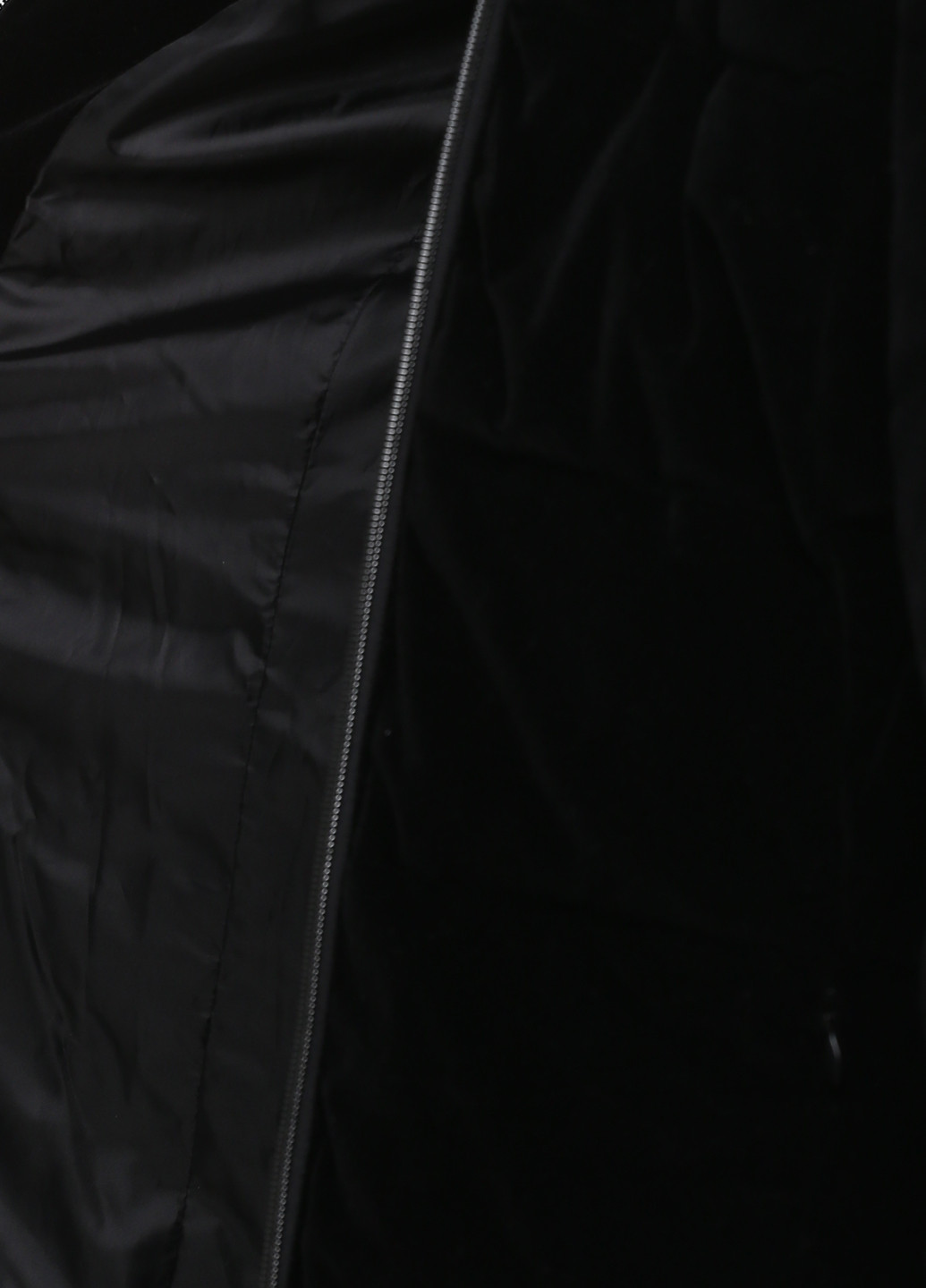 Чорна демісезонна куртка Nero Perla