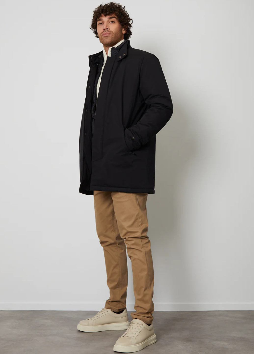 Чорна демісезонна куртка Threadbare