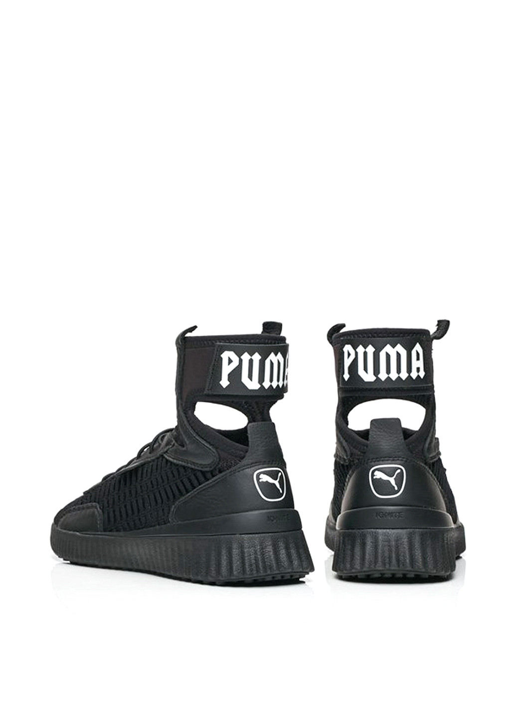 Черные всесезонные кроссовки Puma