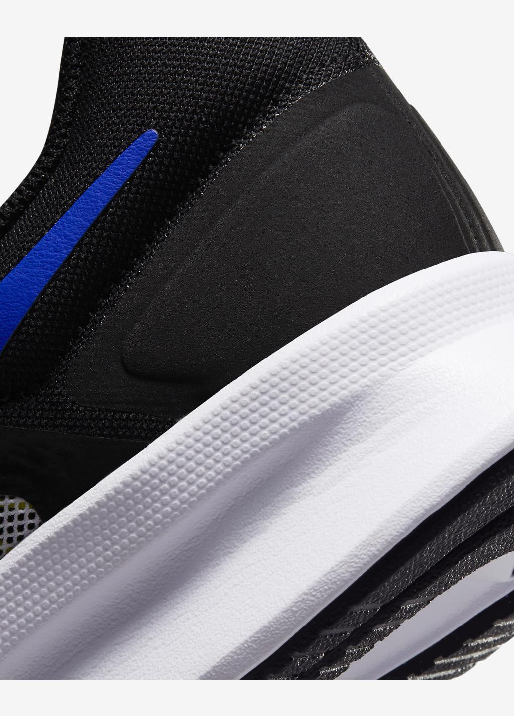 Цветные демисезонные кроссовки dr2695-006 Nike Run Swift 3