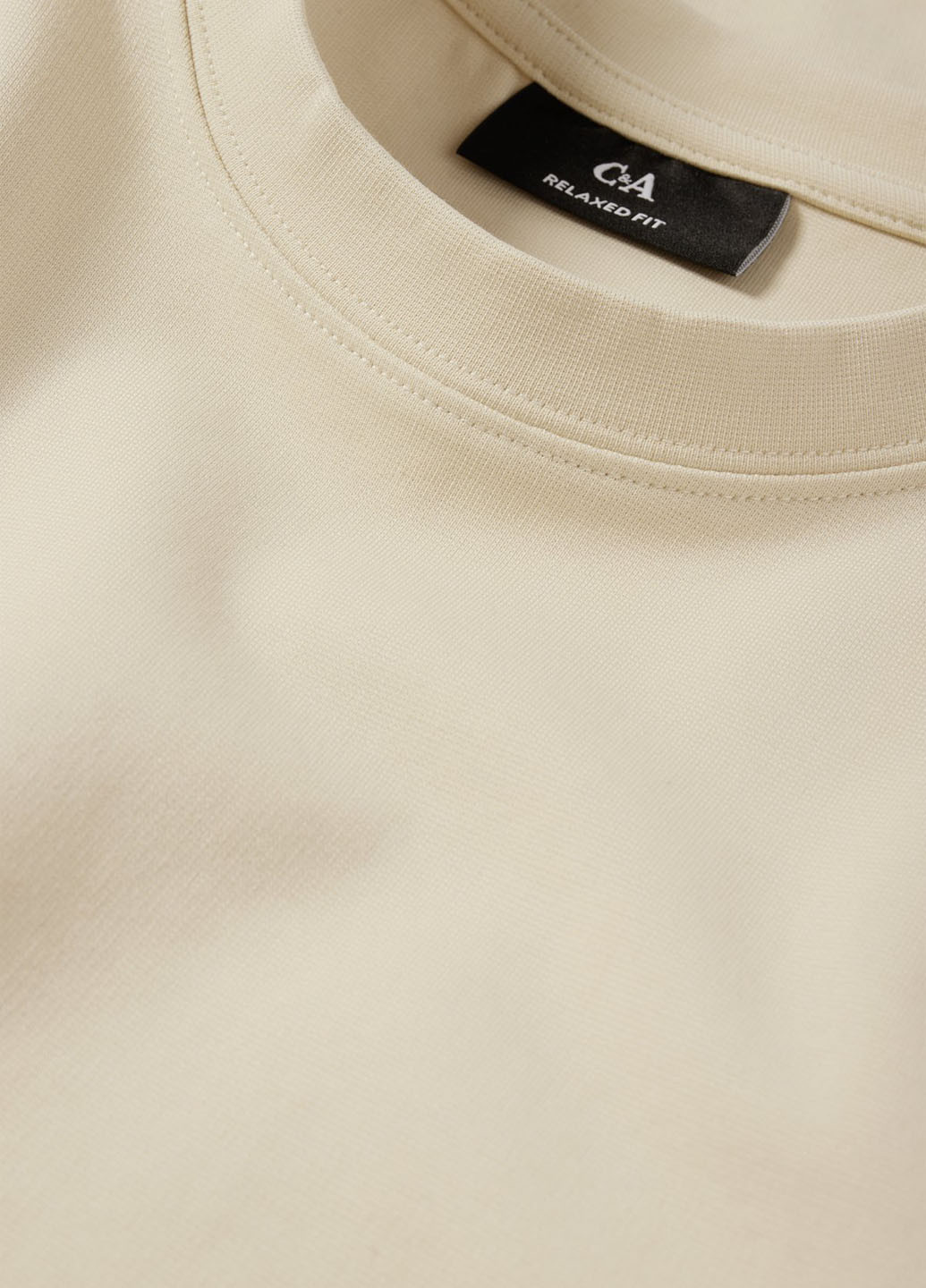 Светло-бежевая футболка C&A