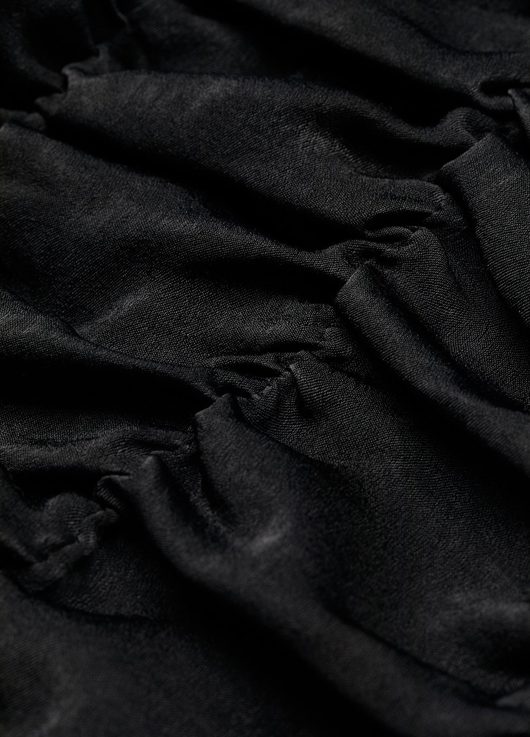 Черное коктейльное платье силуэтная H&M однотонное