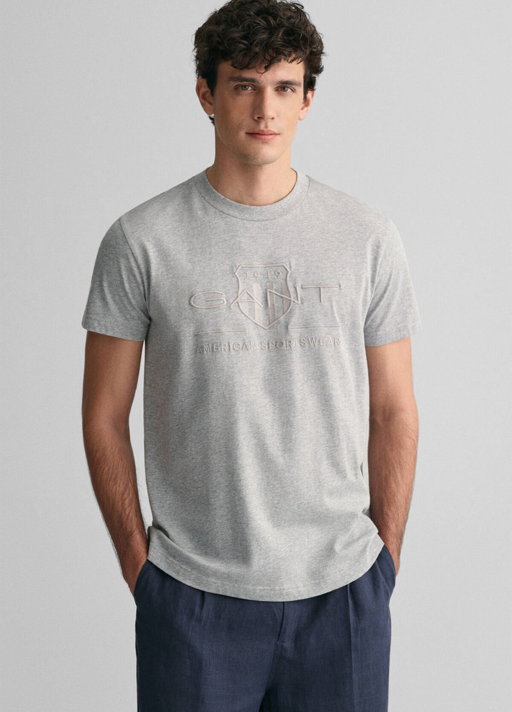 Сіра футболка Gant
