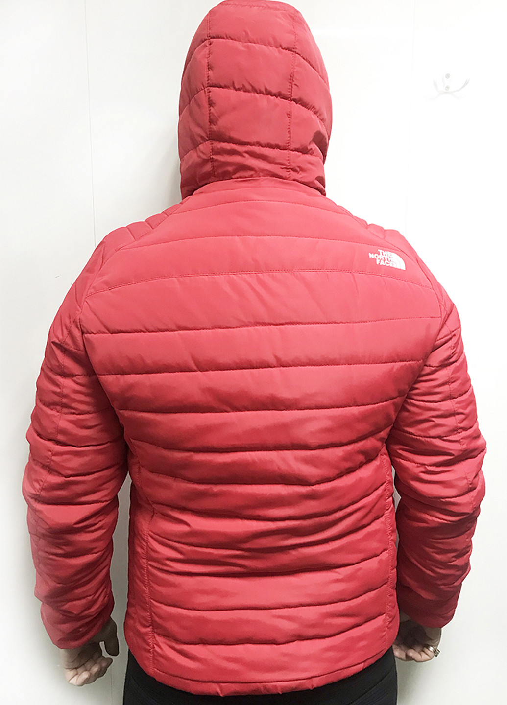 Червона демісезонна куртка North Face