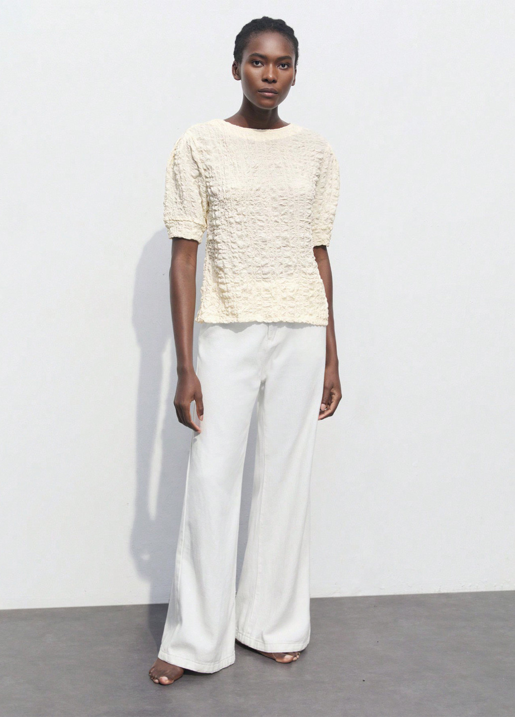 Молочна блуза SHEIN