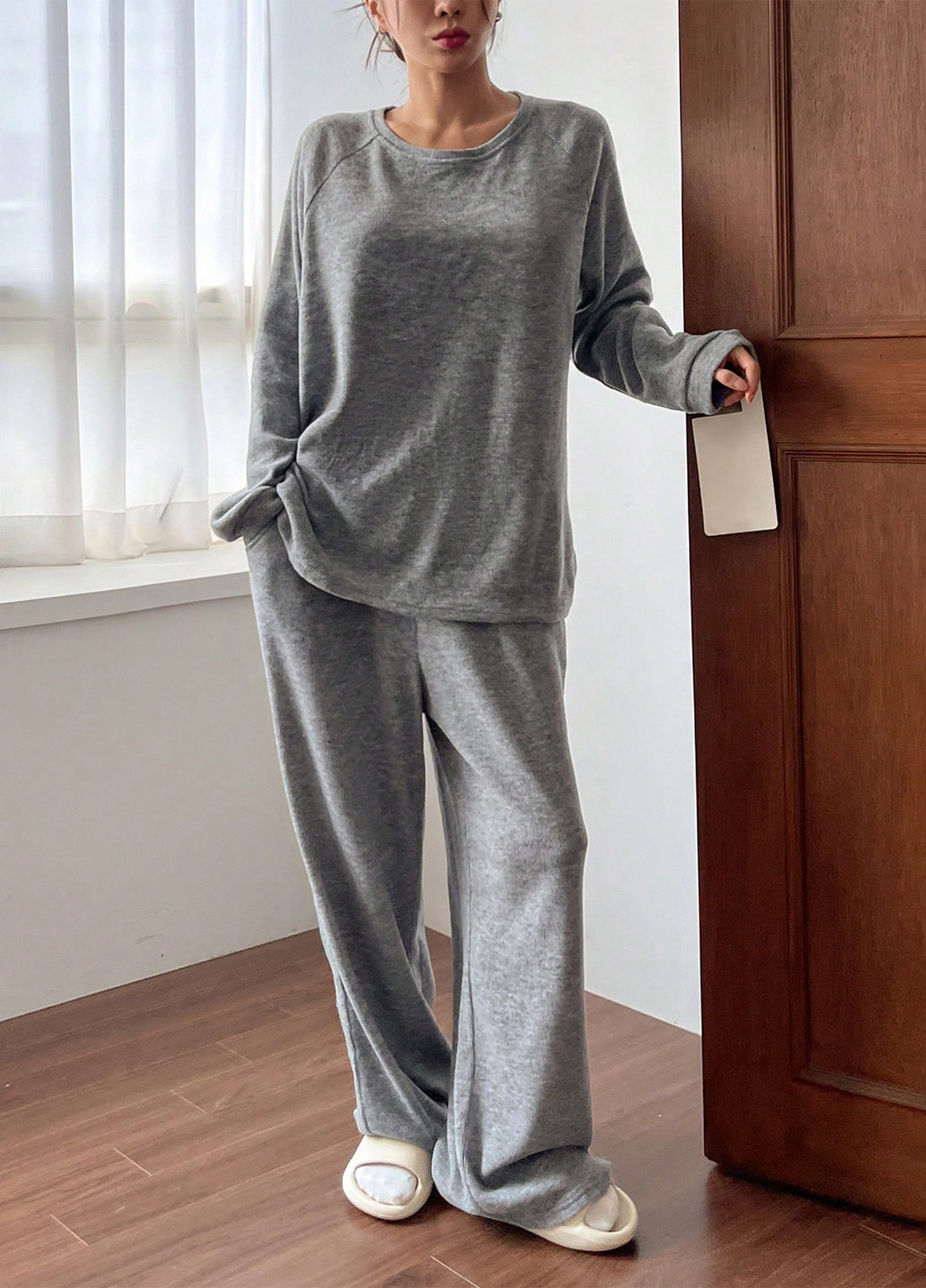 Серая всесезон пижама (лонгслив, брюки) лонгслив + брюки SHEIN