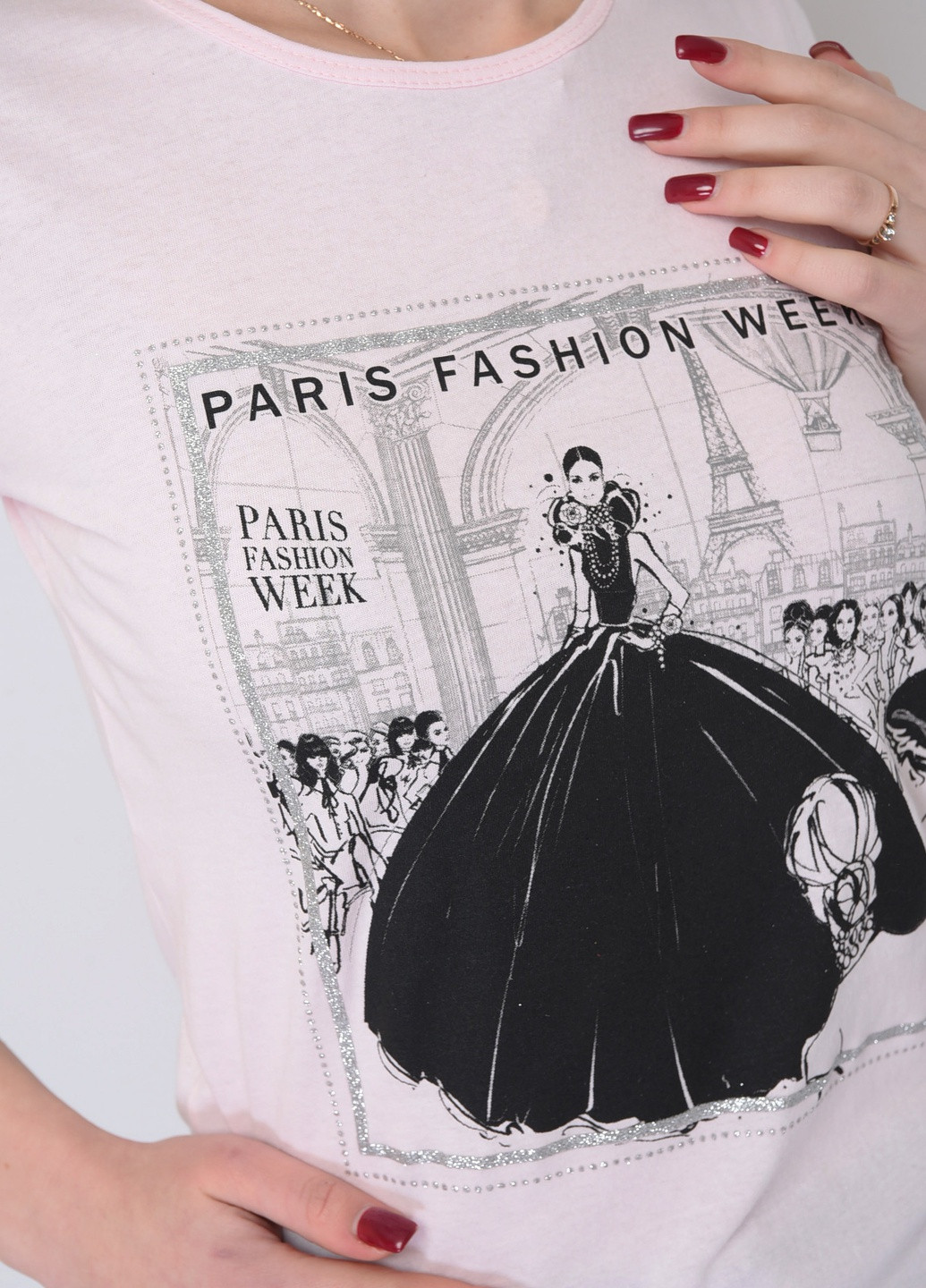 Розовая летняя футболка женская розовая с рисунком Let's Shop