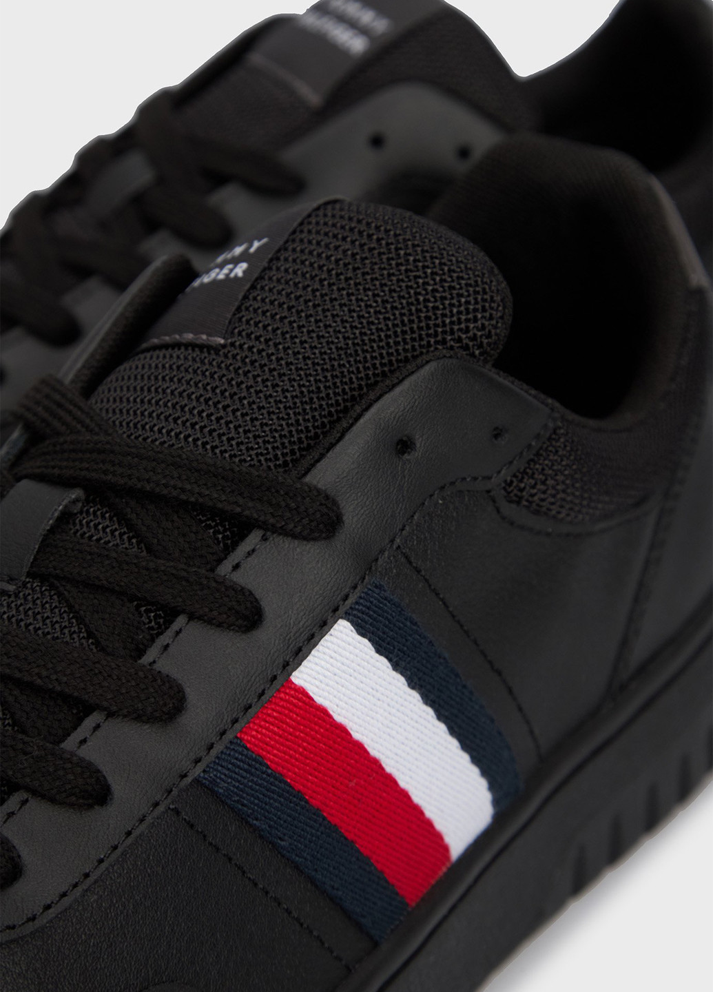 Черные всесезонные кроссовки Tommy Hilfiger