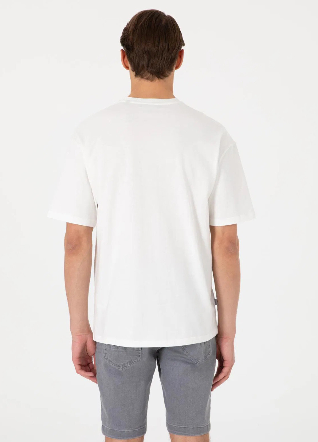 Біла футболка Pierre Cardin