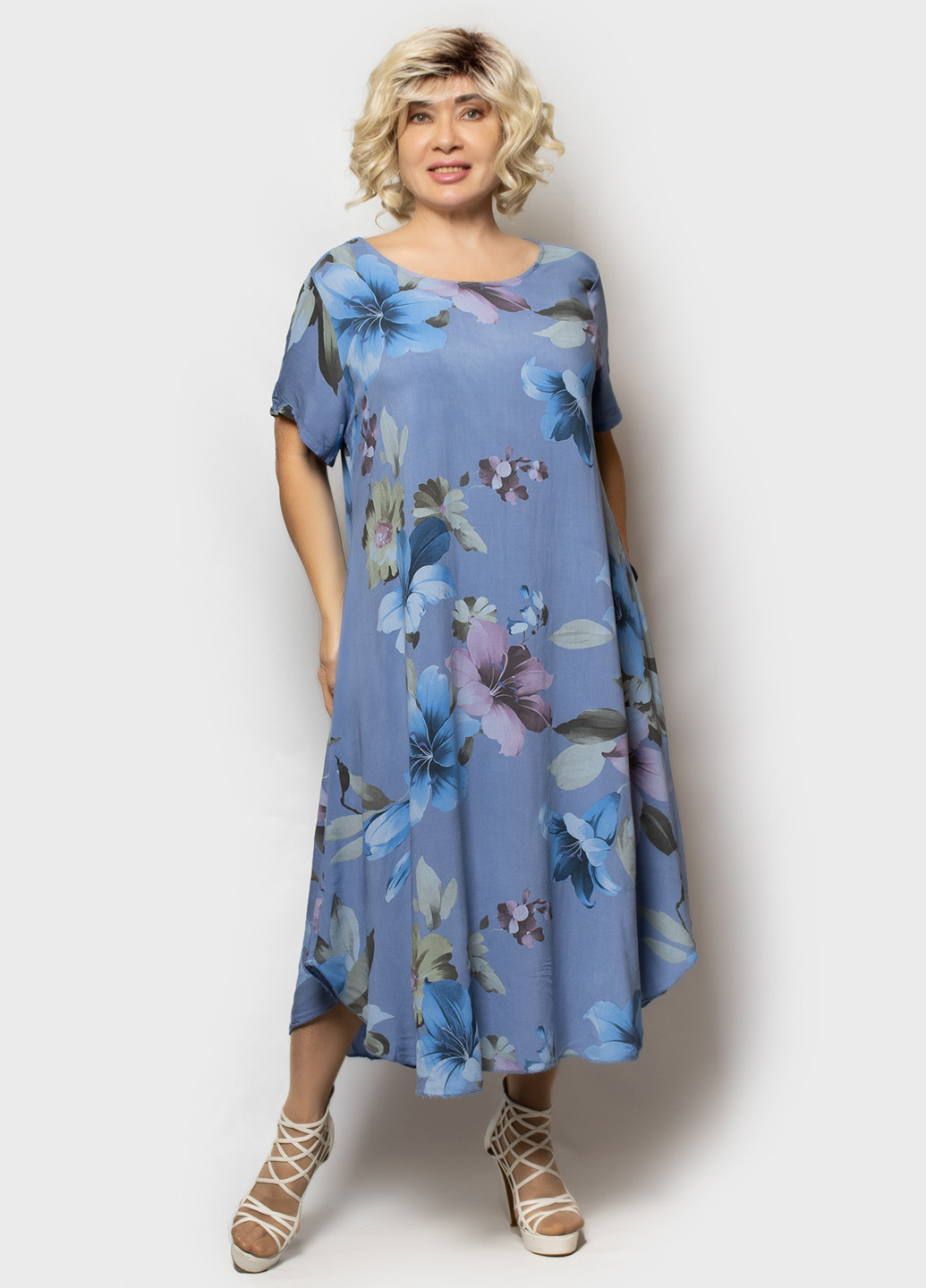 Темно-голубое кэжуал платье оверсайз LibeAmore с цветочным принтом