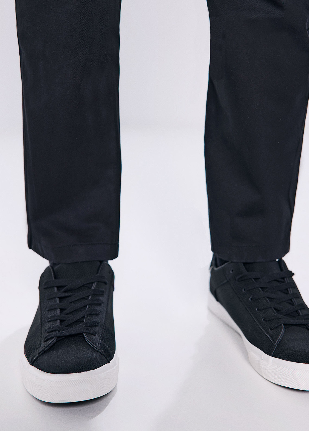 Черные кэжуал демисезонные чиносы брюки Springfield