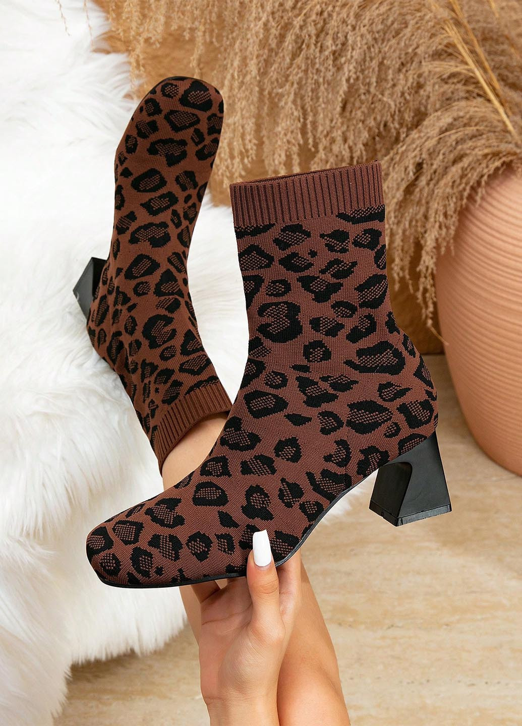 Коричневі демісезонна ботильйони SHEIN