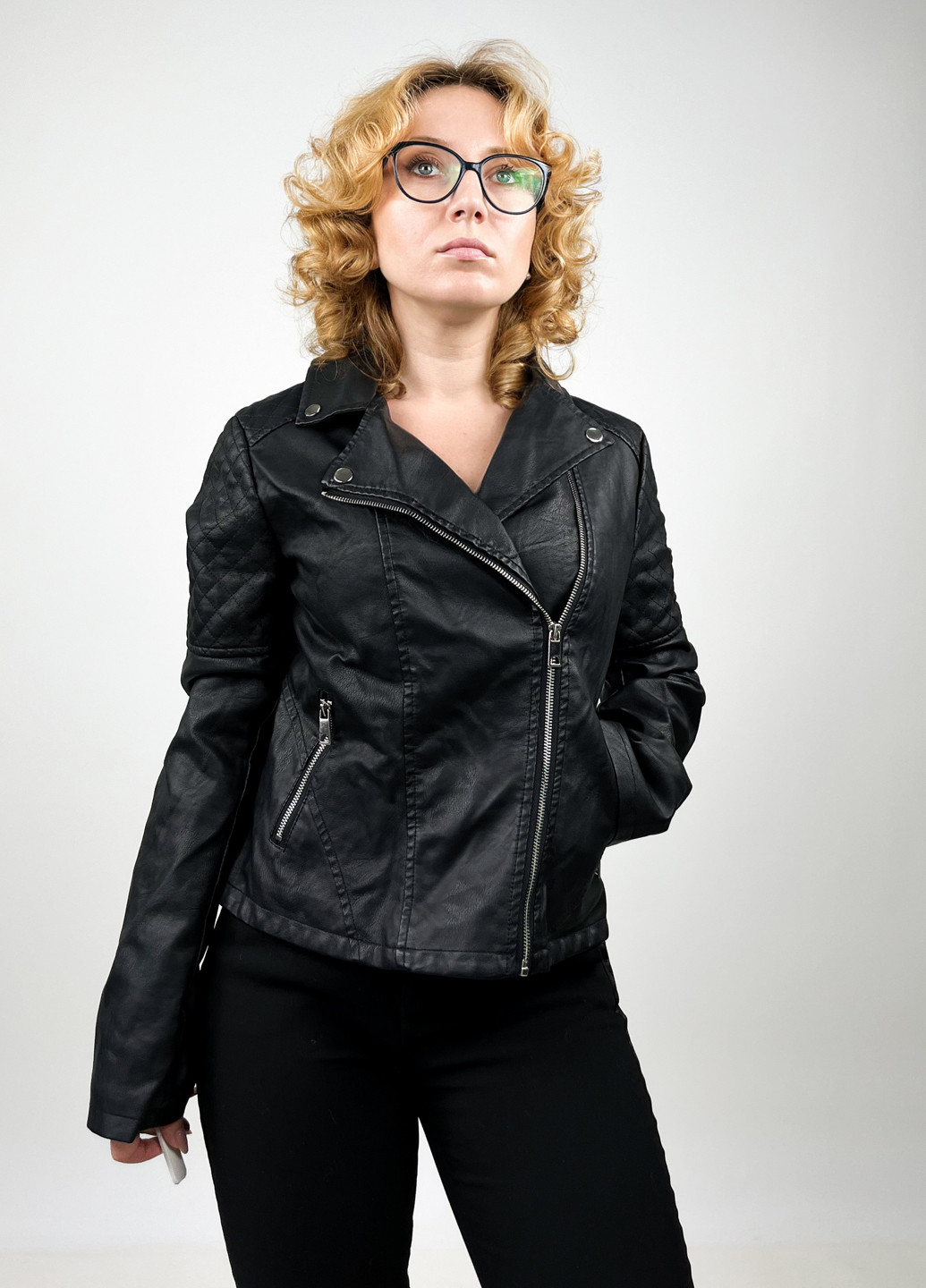 Черная демисезонная куртка косуха Boohoo