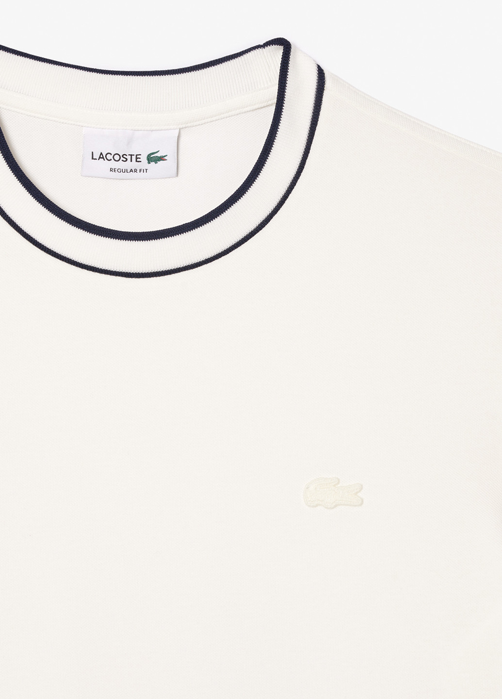 Белая футболка Lacoste