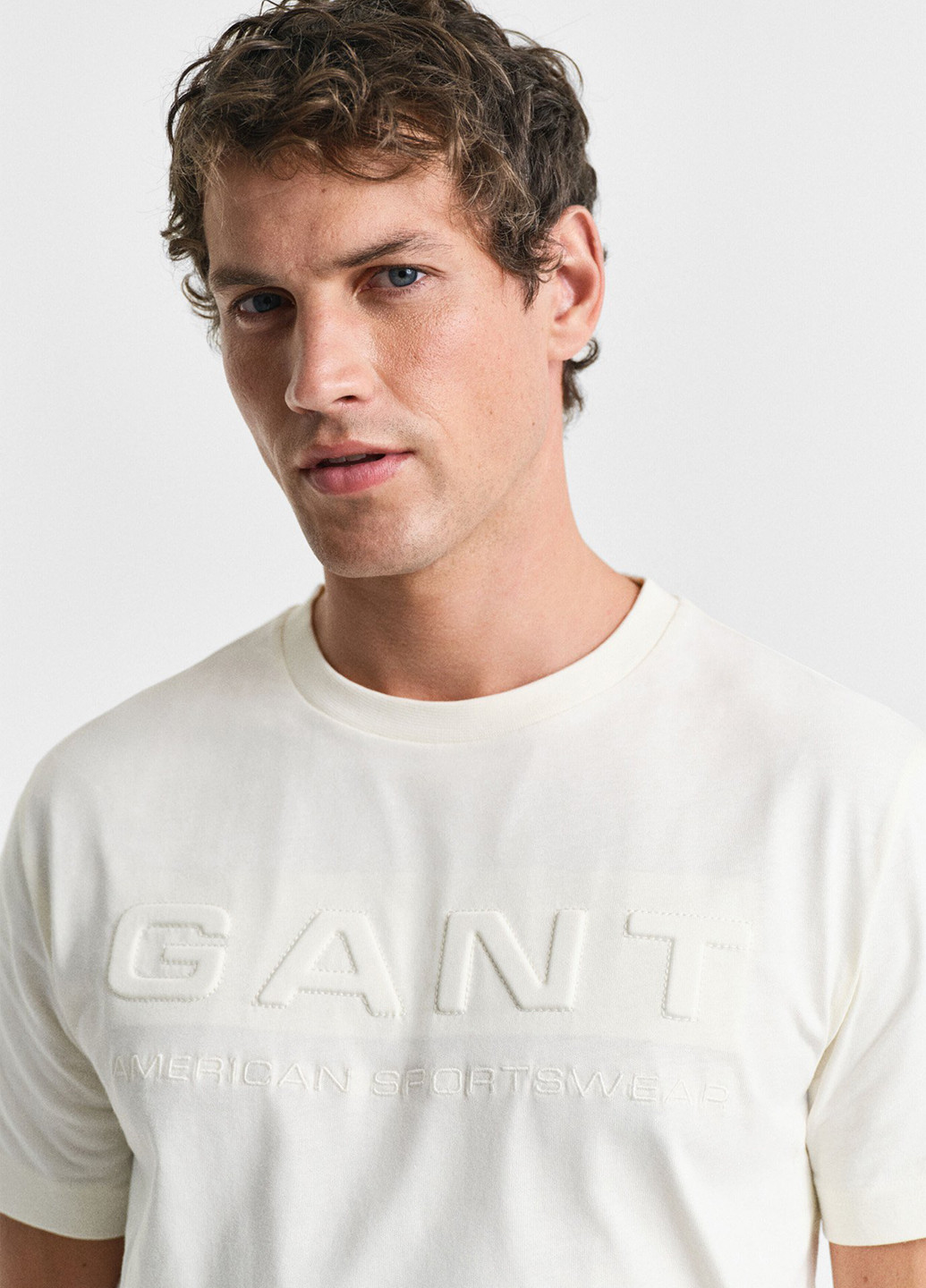 Бежевая футболка Gant