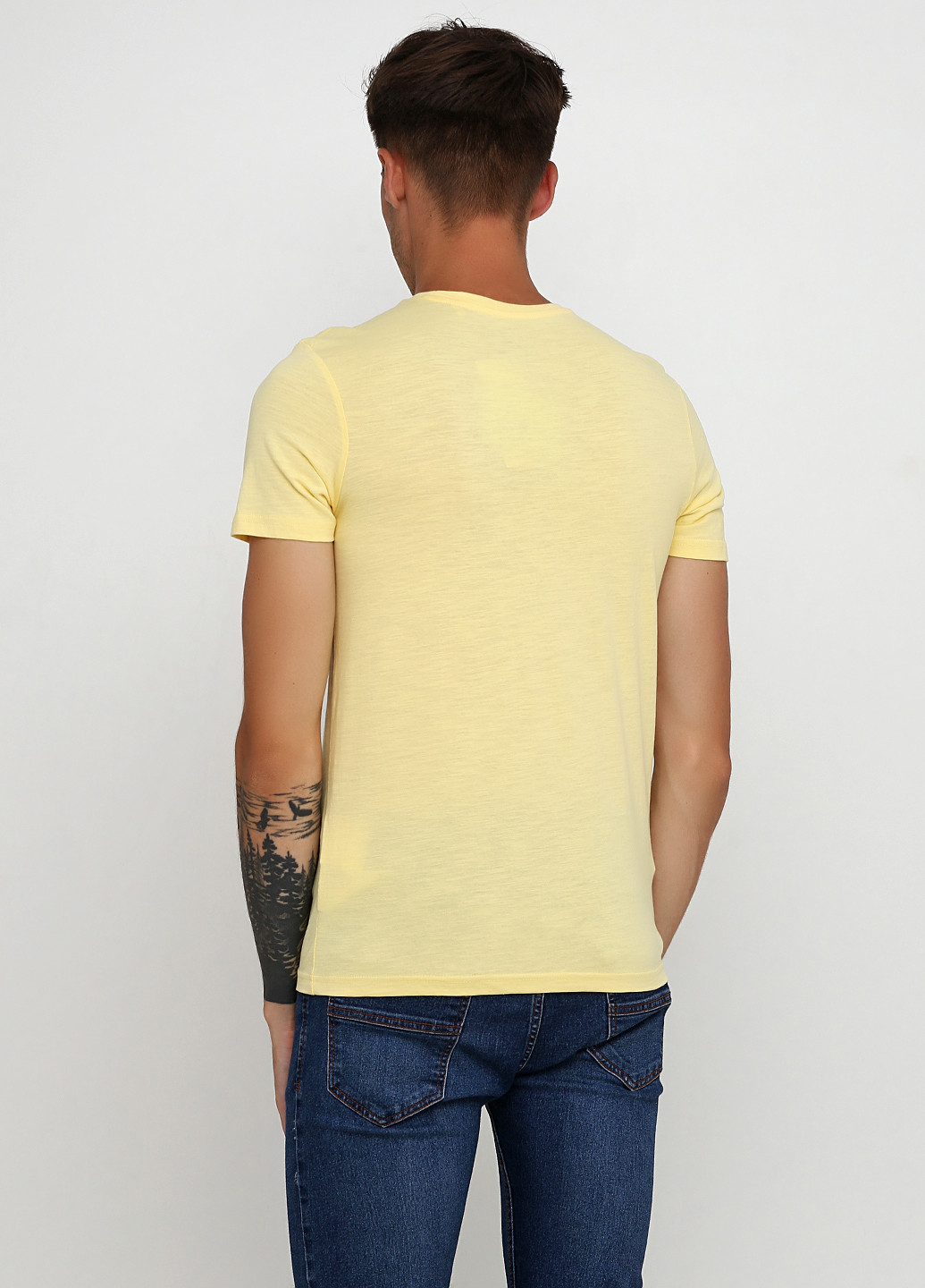 Желтая летняя футболка Clockhouse