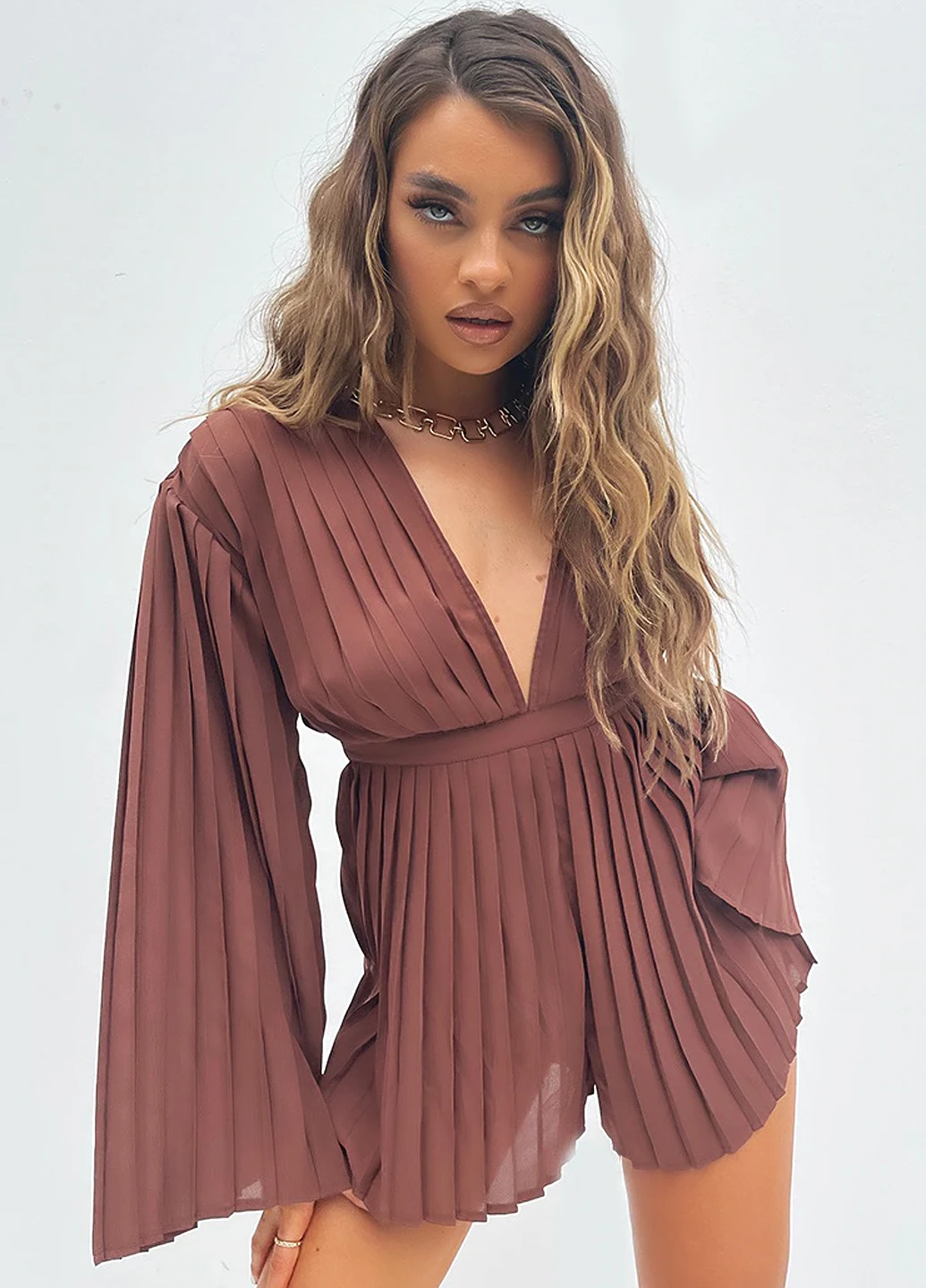 Комбинезон PrettyLittleThing комбинезон-шорты однотонный коричневый кэжуал полиэстер