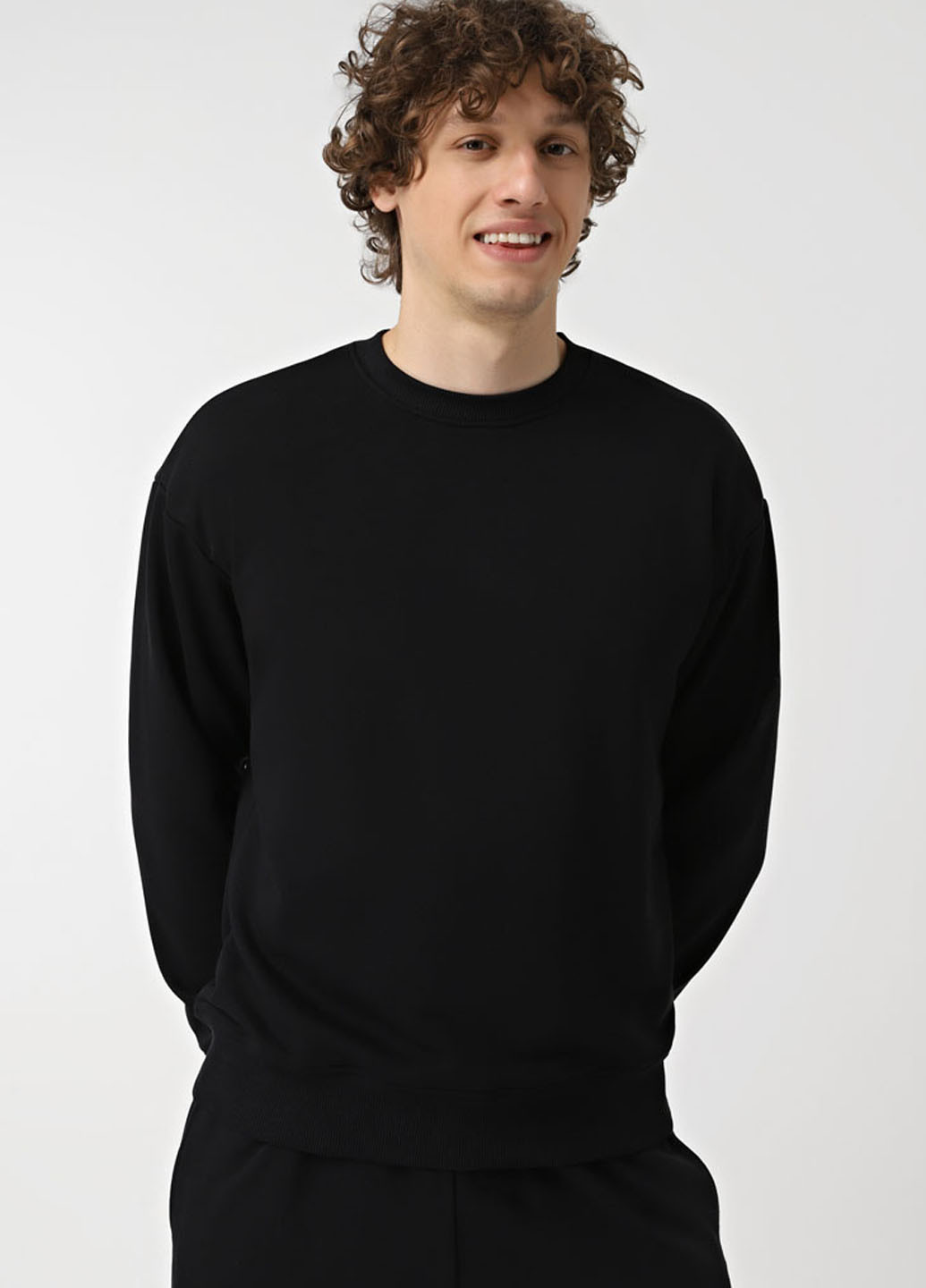 Черный свитшот Promin однотонный без декора (324145703)