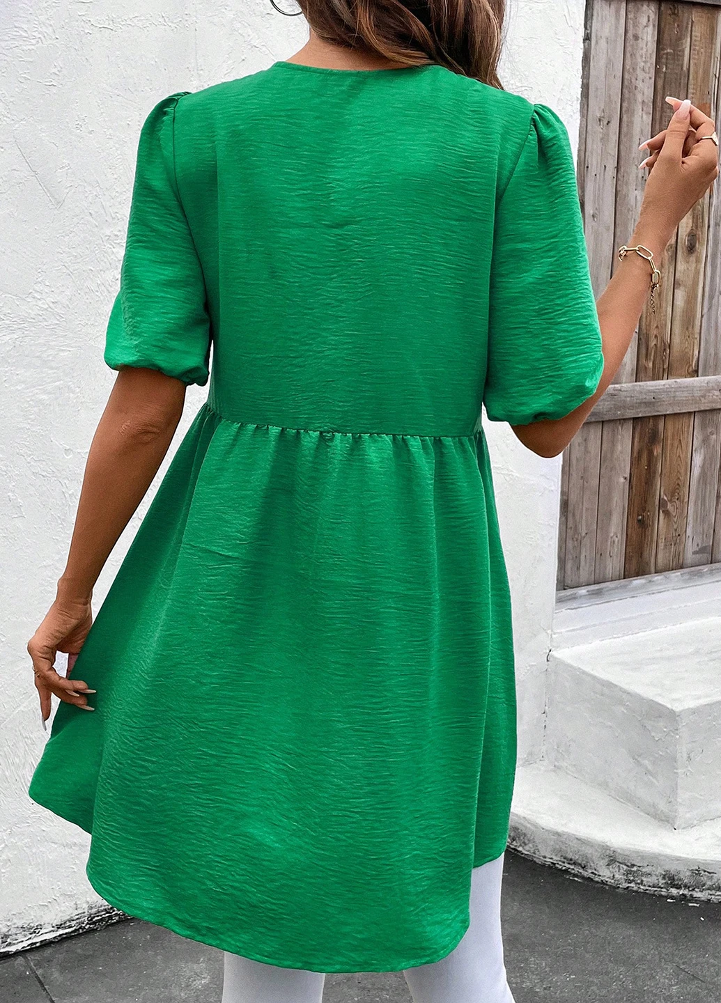 Зелена блуза з баскою SHEIN