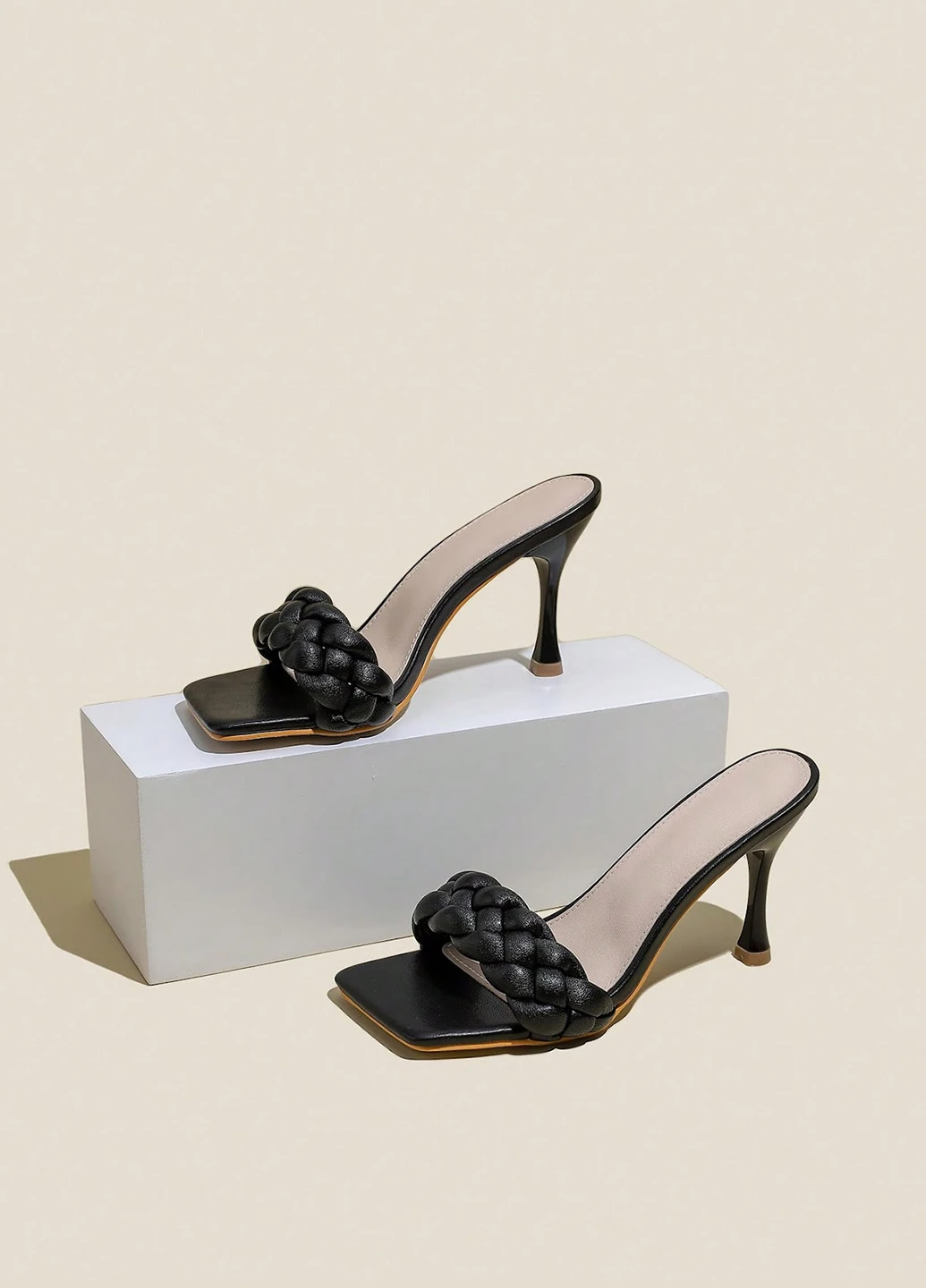 Черные шлепанцы SHEIN плетение