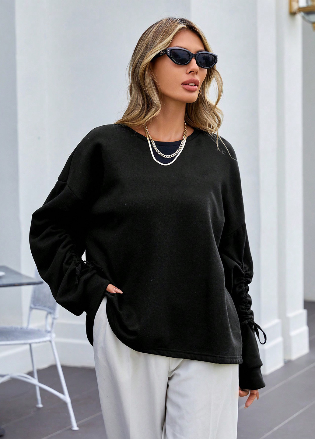 Чорний світшот SHEIN однотонний зав'язки, складки (316740392)