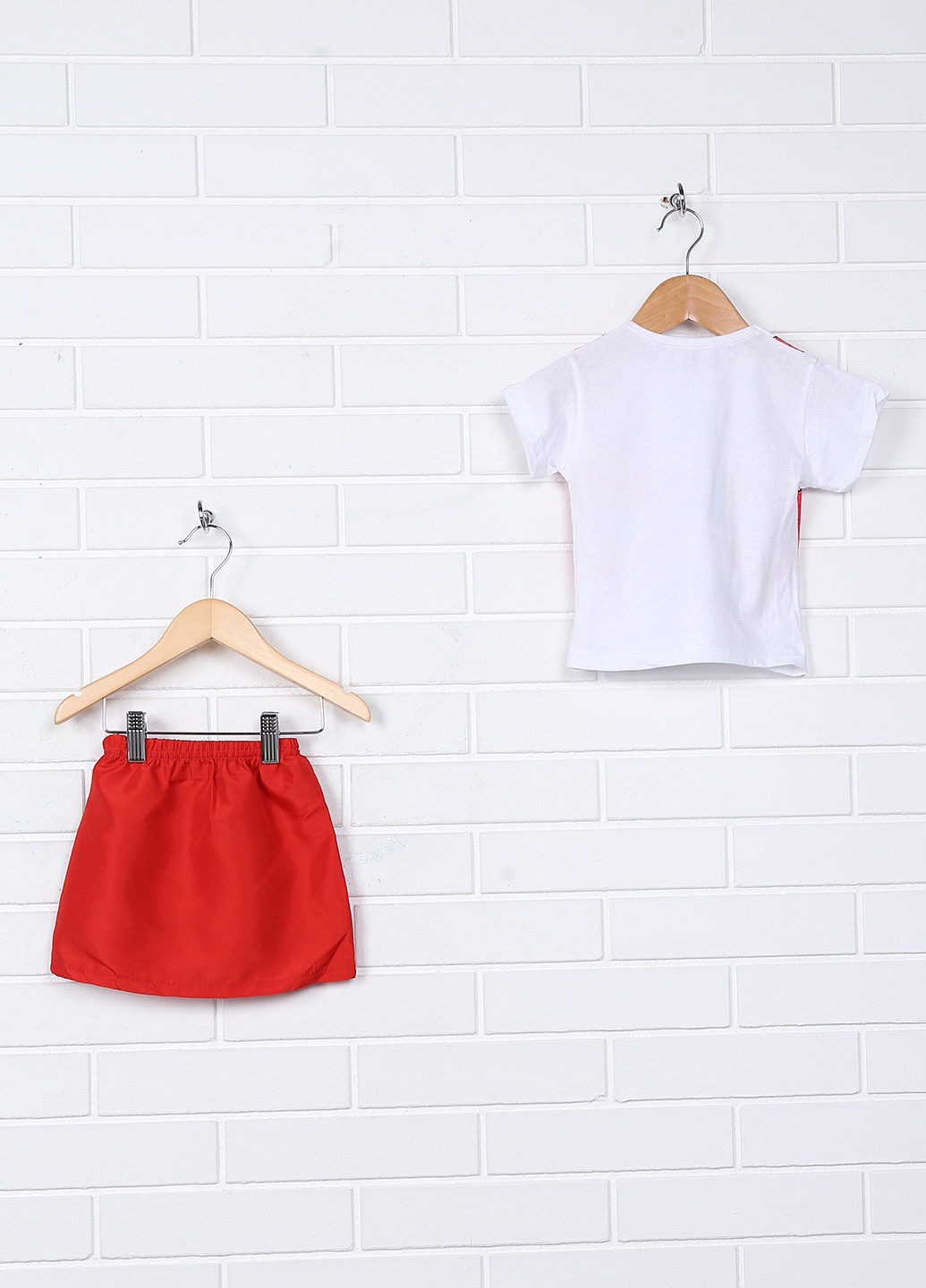 Красный летний комплект (футболка, юбка) Musmus