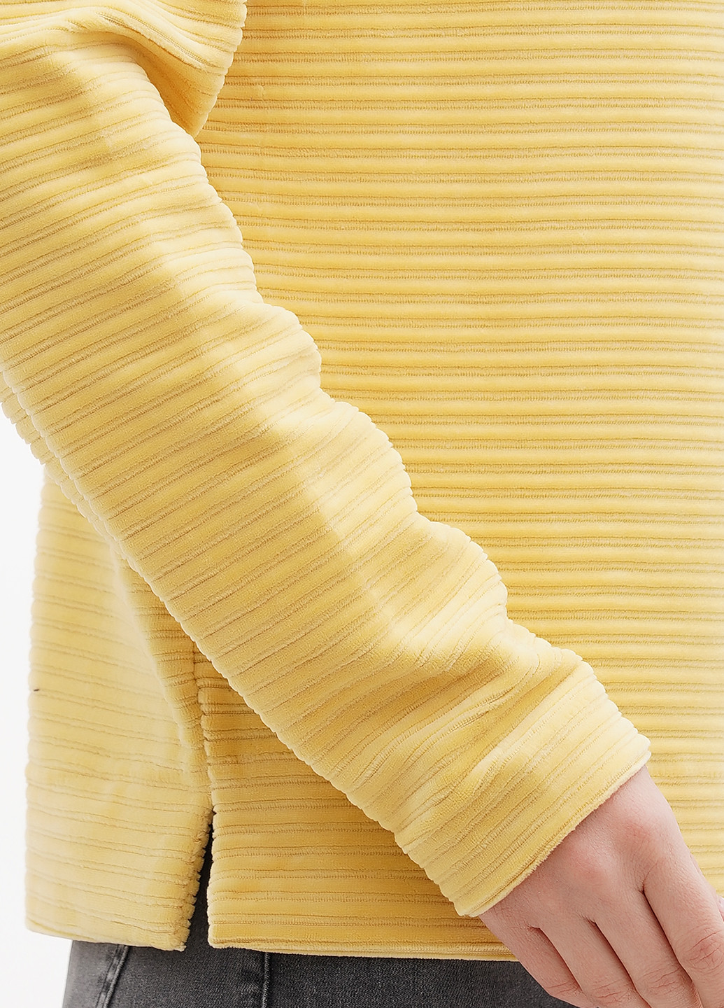 Жовтий демісезонний светр S.Oliver