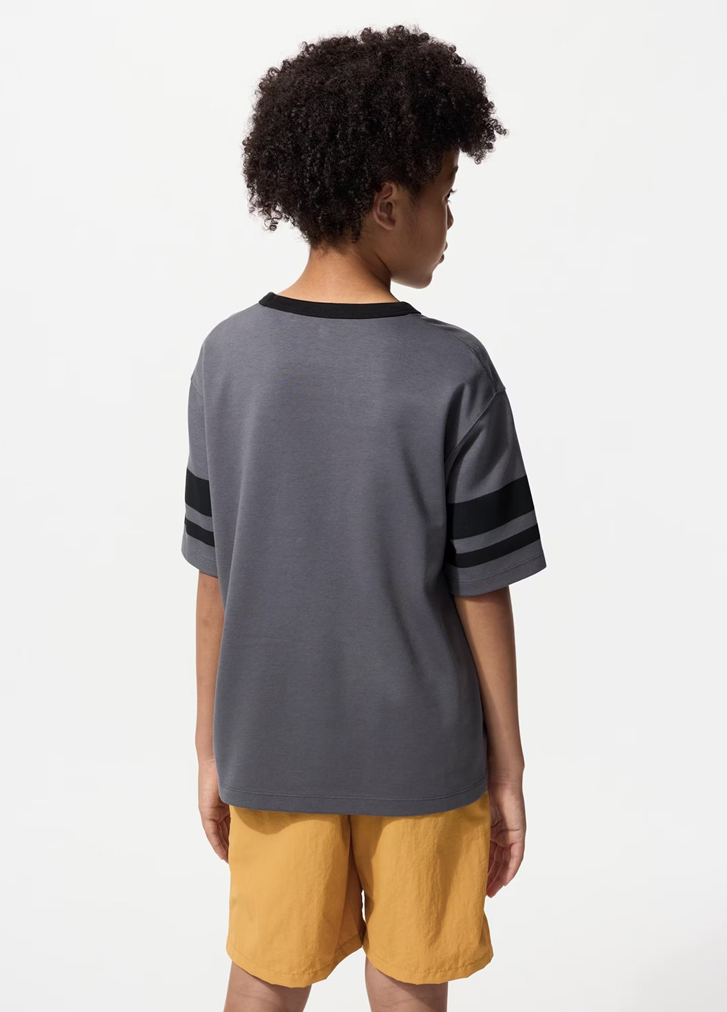 Сіра демісезонна футболка Uniqlo