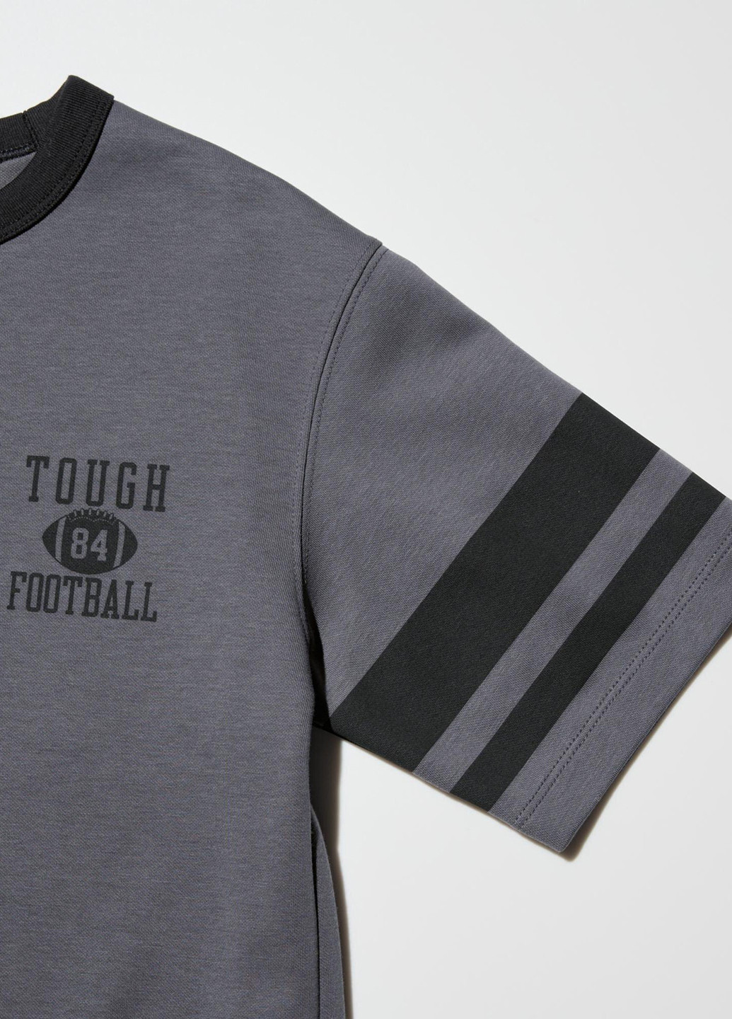 Сіра демісезонна футболка Uniqlo