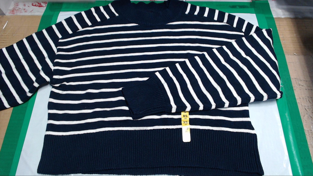 Черный демисезонный пуловер пуловер House