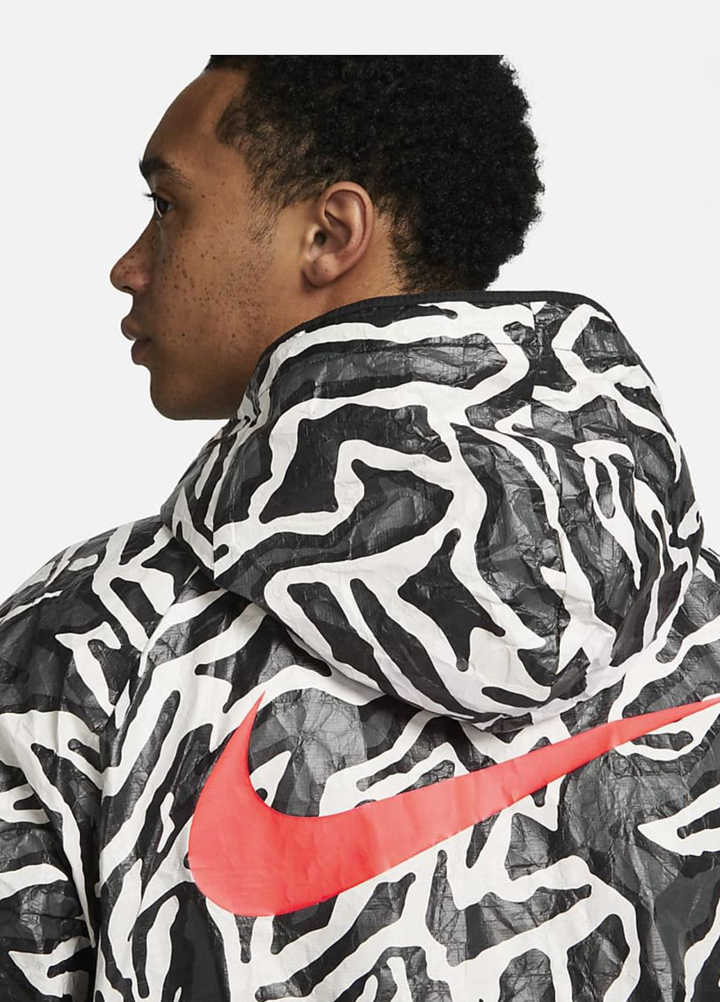 Чорно-біла демісезонна вітровка Nike Sportswear Trend