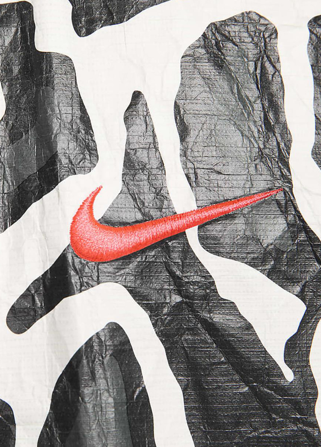 Чорно-біла демісезонна вітровка Nike Sportswear Trend